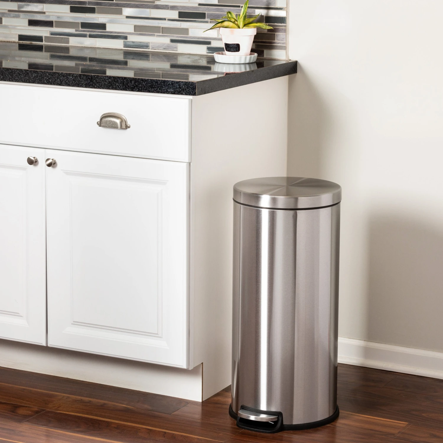 Silver 30L Round Stainless Steel Step Trash Can - Image 2